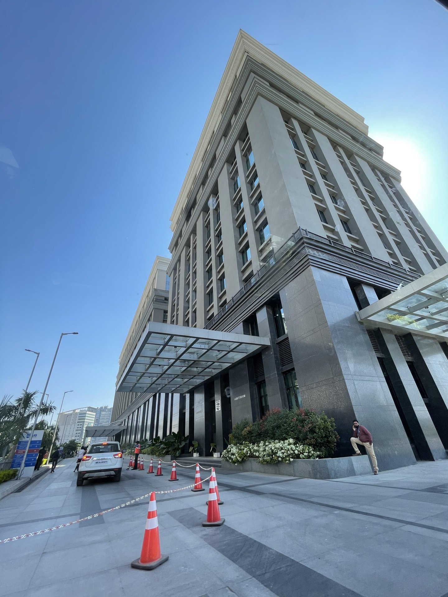 AIG Hospitals — Sun Glazing facade detail