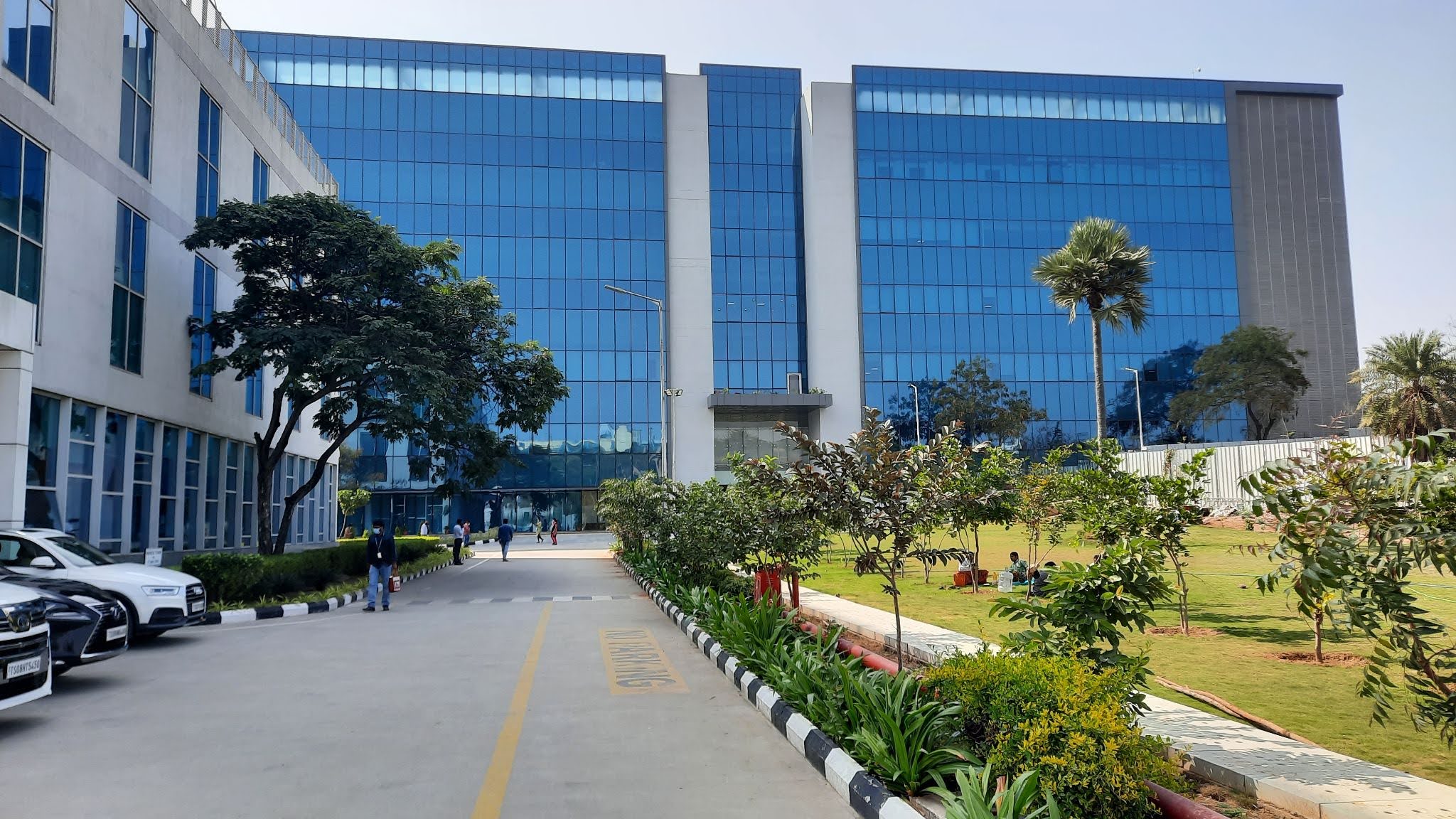 GVK Bio — facade by Sun Glazing