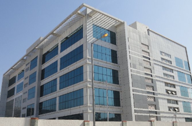 Honeywell — Sun Glazing facade detail