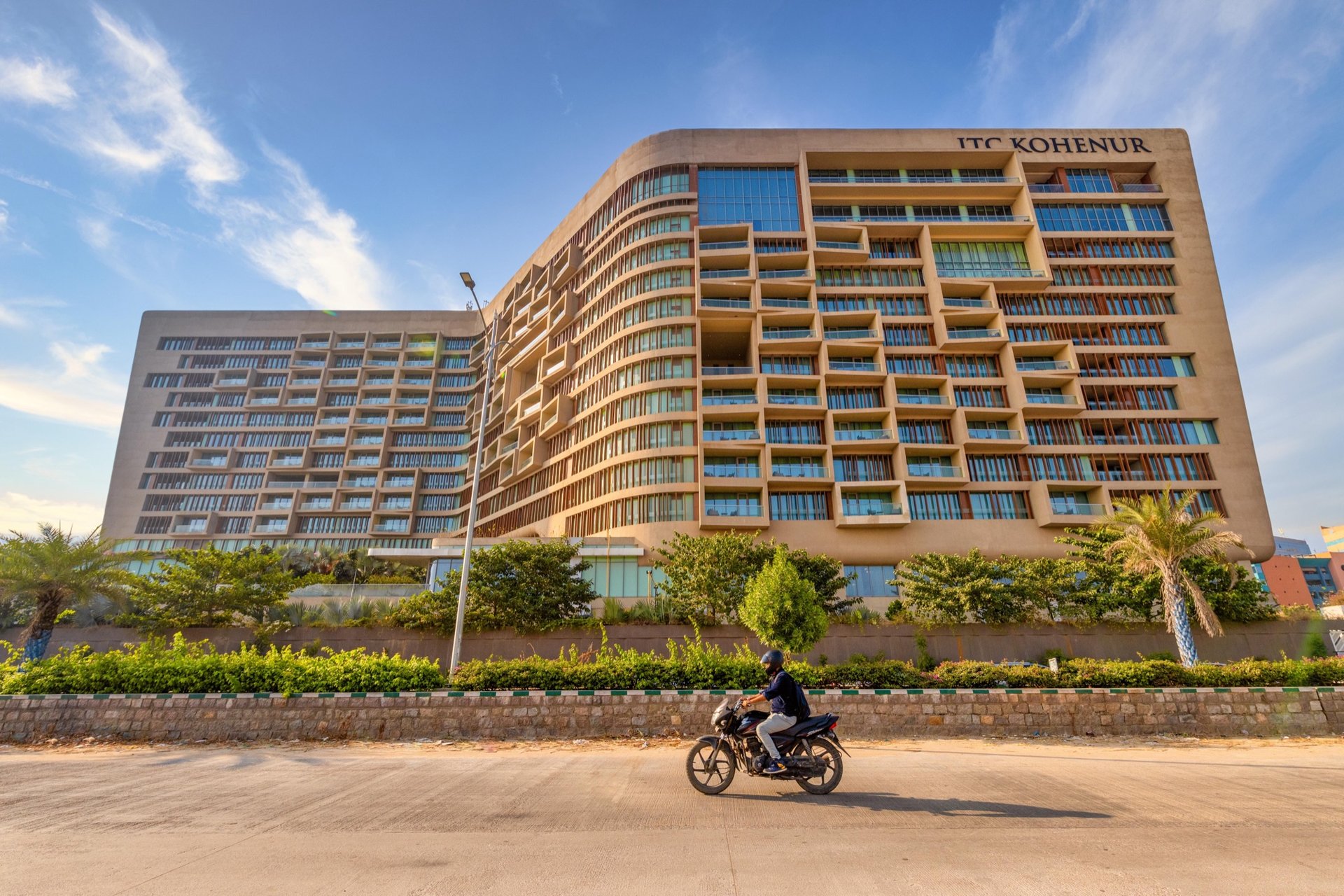 ITC Kohenur — facade by Sun Glazing
