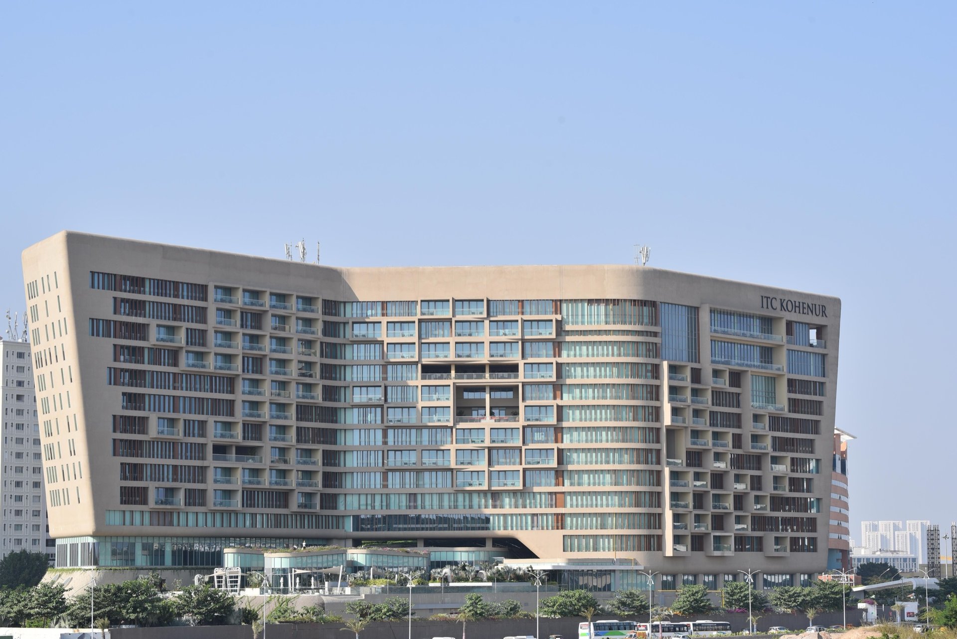 ITC Kohenur — Sun Glazing facade detail